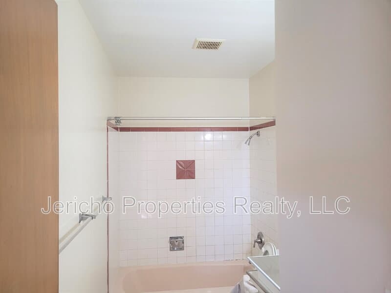 Lakewood Condo: 7300 West 20th Avenue