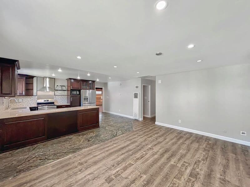 San Diego House: 3477 Aveley Place