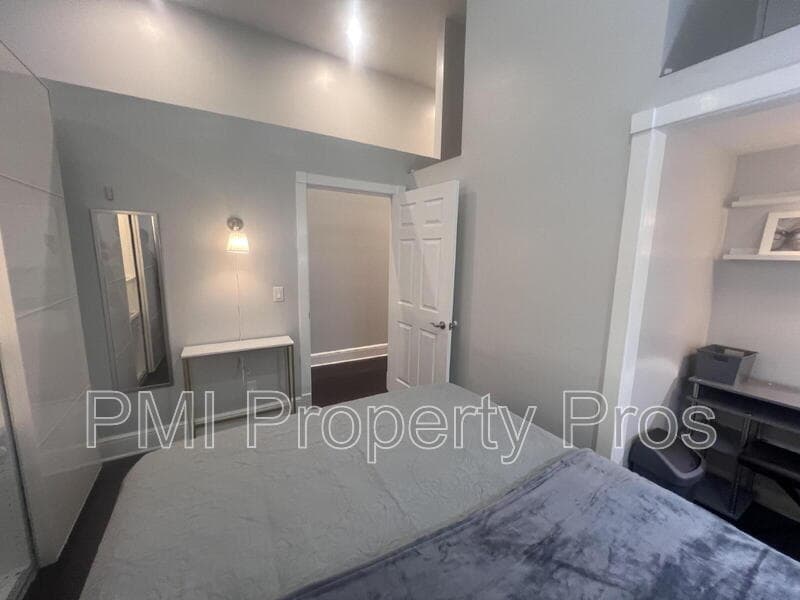 Milwaukee Condo: 715 North Milwaukee Street