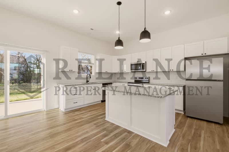 Valley Center House: 701 E Elmwood St