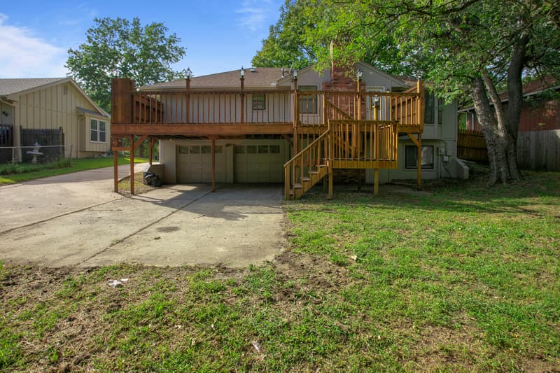 Lee's Summit House: 3513 NE Stanton St