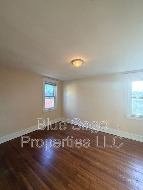 Upper Darby Condo: 244 Long Lane