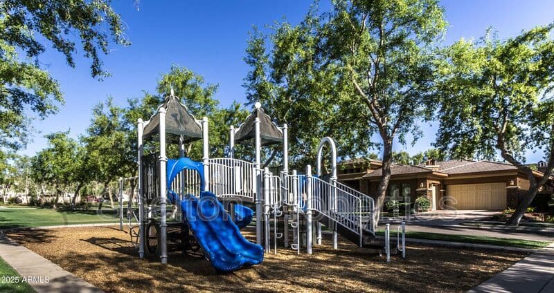 Buckeye House: 4301 N Golf Dr
