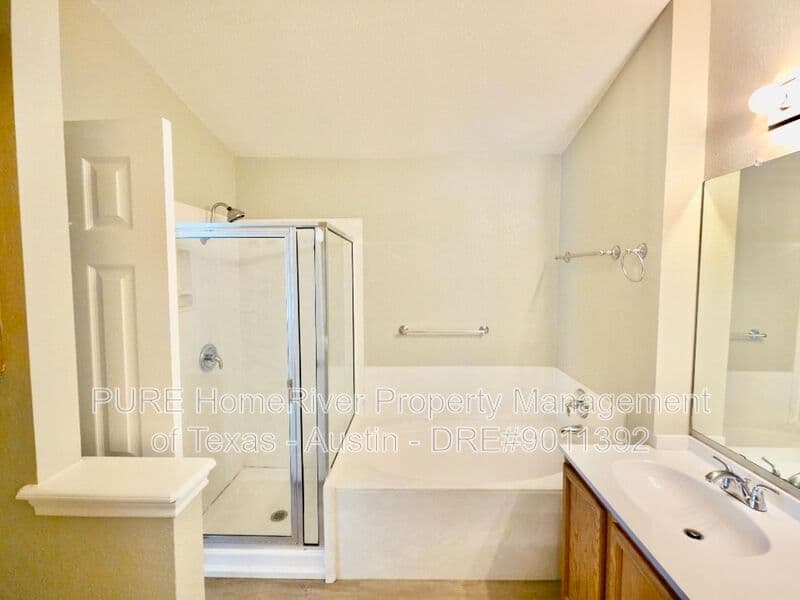 Round Rock House: 932 Monadale Trl