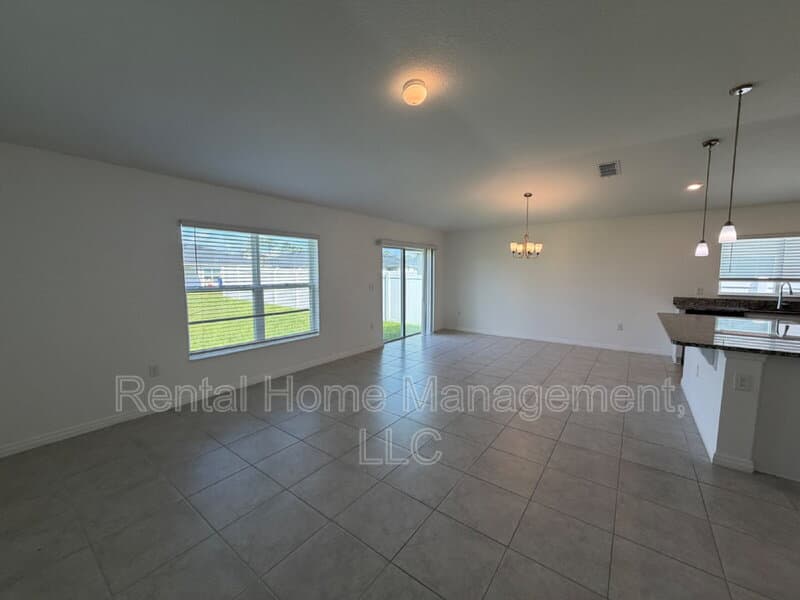 St. Cloud House: 3201 Sweet Acres Pl