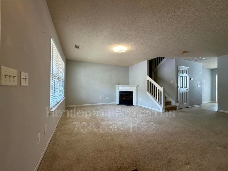 Charlotte Townhome: 17121 Greenlawn Hills Ct