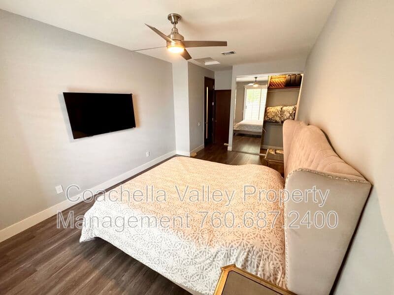 Rancho Mirage House: 21 Lake Shore Dr