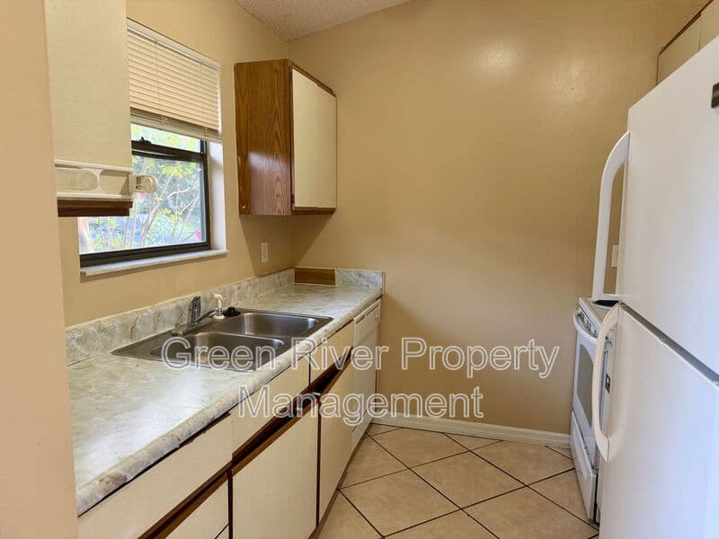 Jacksonville House: 5142 Ricker Road
