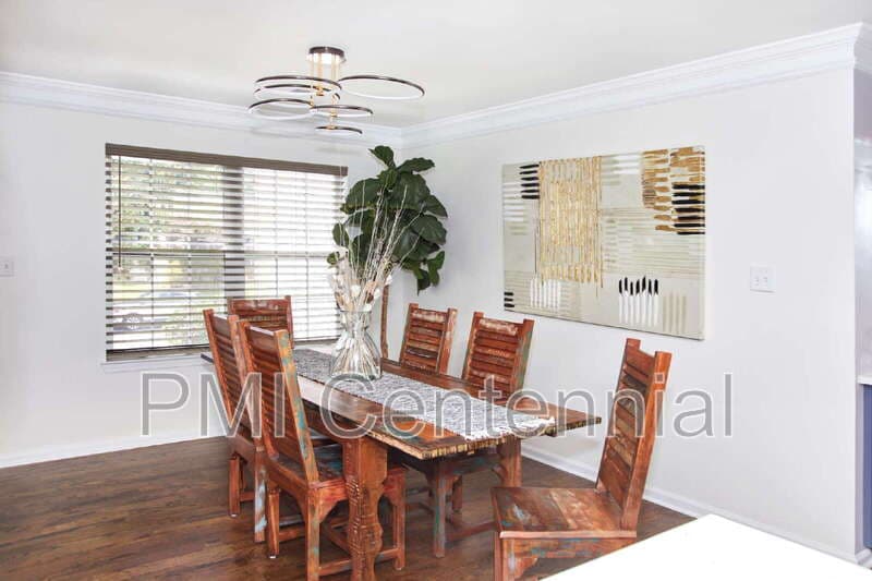 Johns Creek House: 220 Preston Oaks Dr