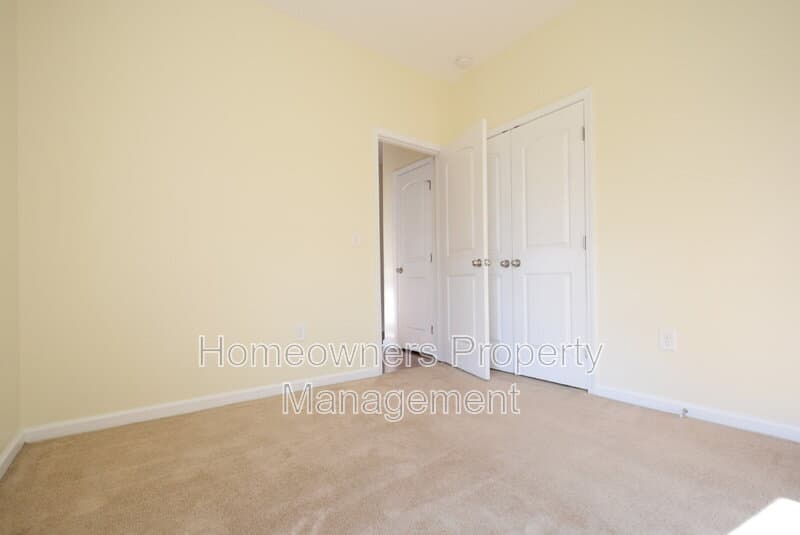 Hope Mills House: 2541 Spinnaker Dr.