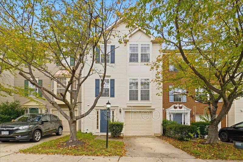 Herndon House: 13510 Avonmore Dr