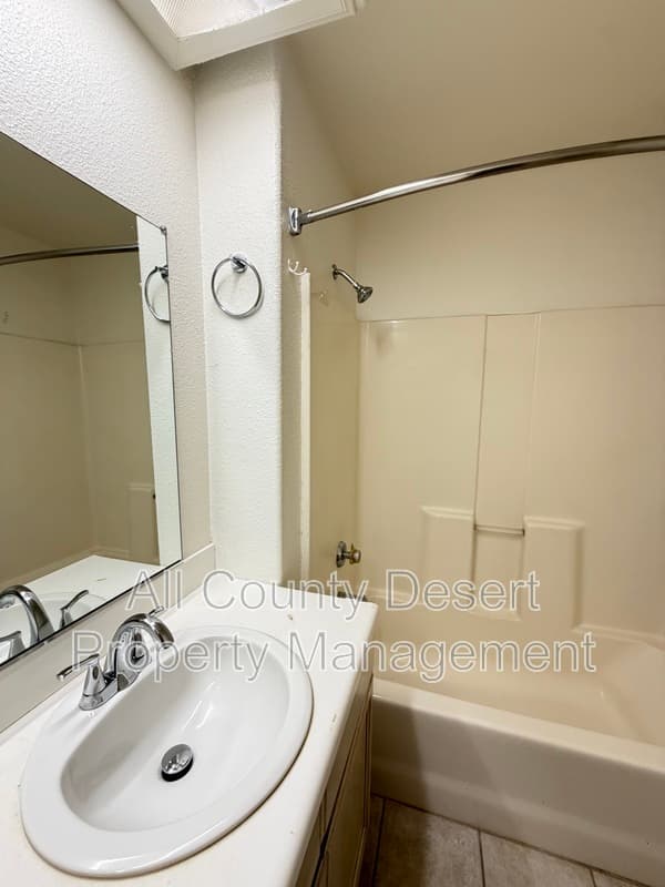 Cathedral City Condo: 28260 Landau Blvd