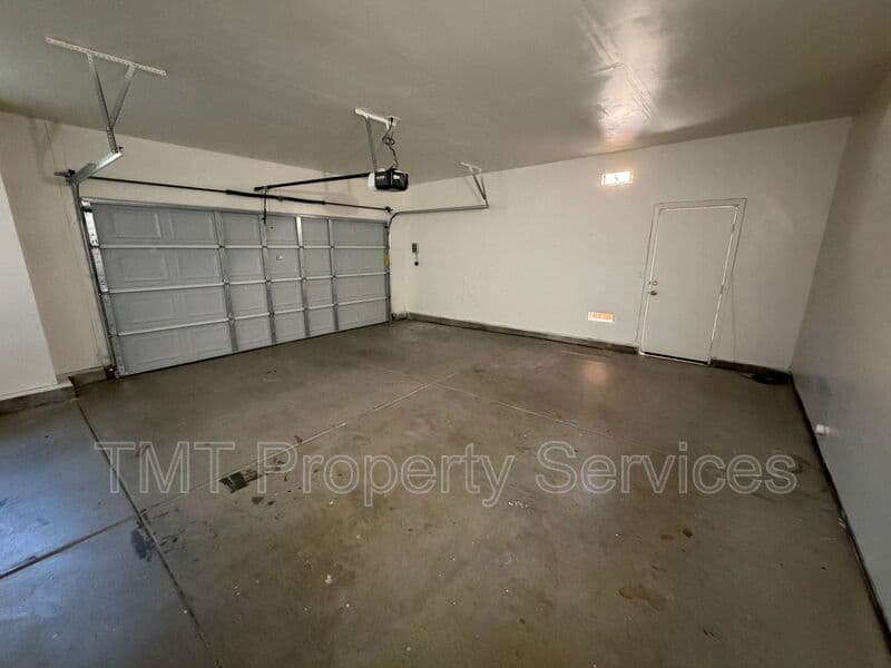 Elk Grove House: 9965 Firethorn Way