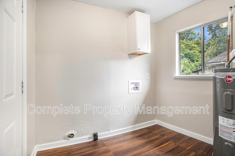 Birmingham House: 3613 Maple Avenue Southwest