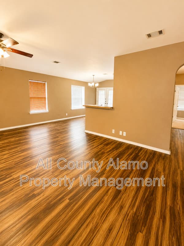 Selma House: 9006 Pinseeker