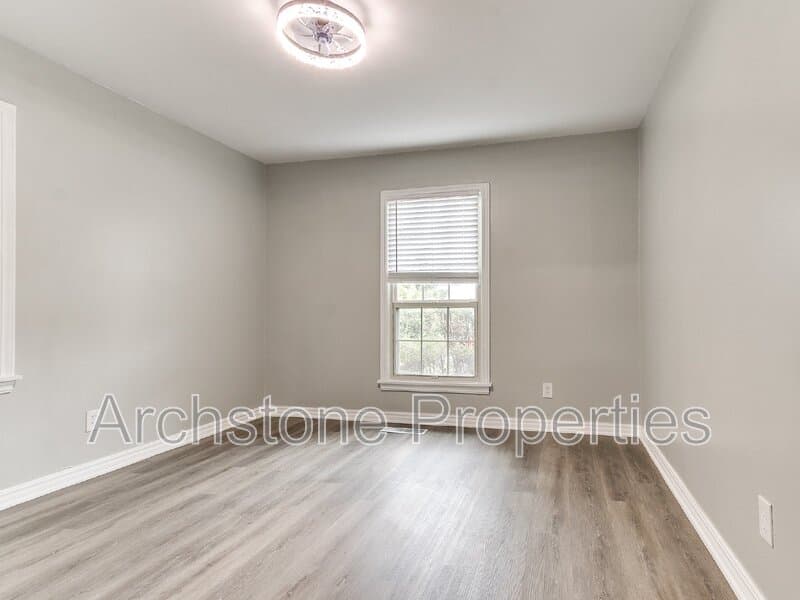 Oklahoma City House: 2617 Northwest 37th Street