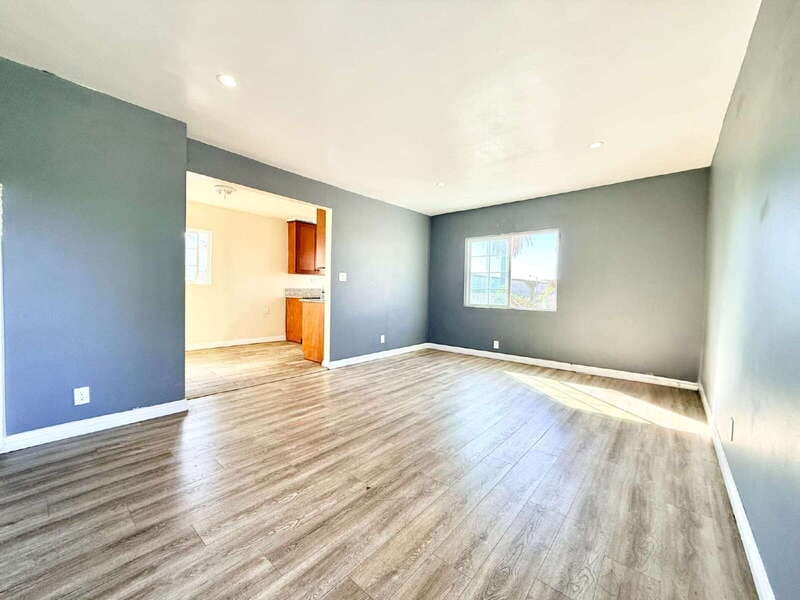 Los Angeles Condo: 433 1/2 West 81st Street