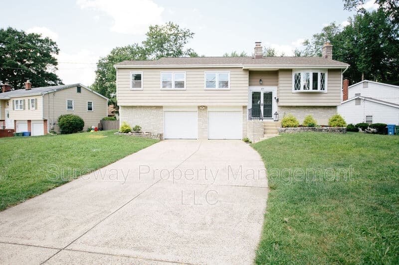 Cherry Hill House: 455 Chapel Ave E