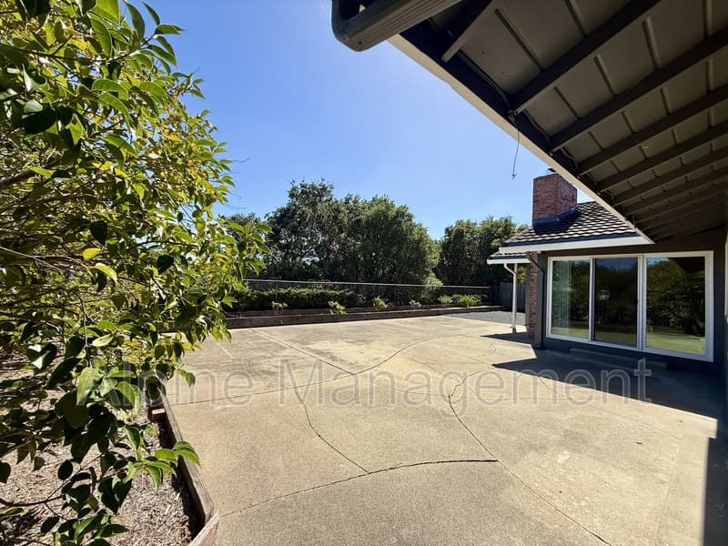 Burlingame House: 2917 Arguello Drive - Main