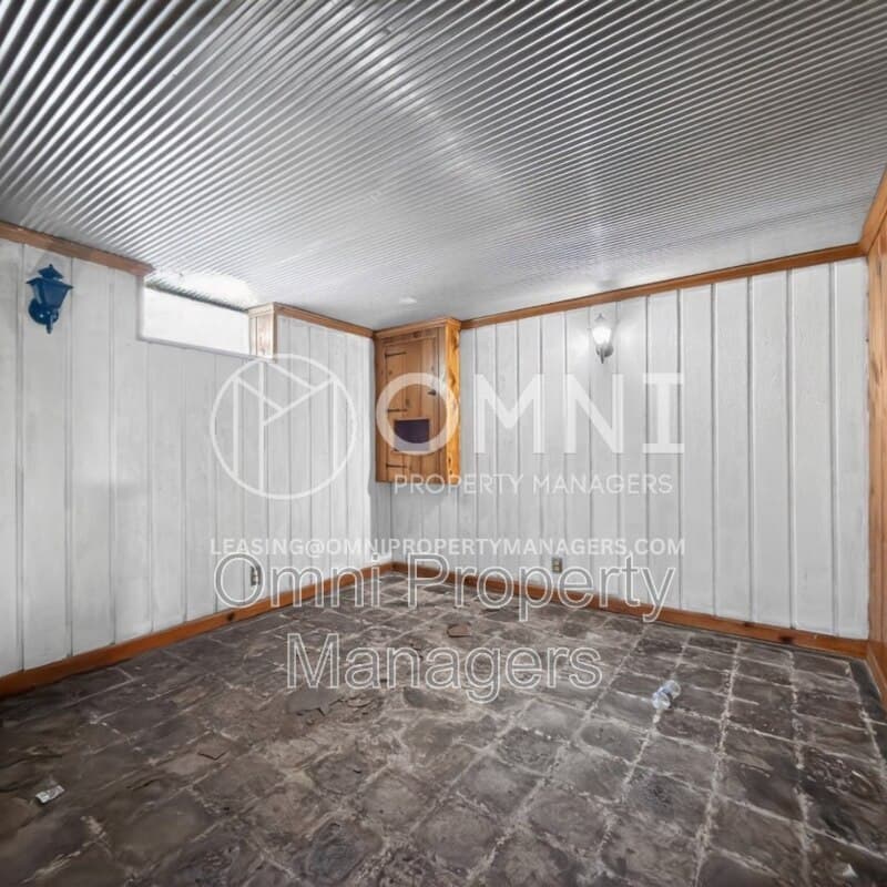 Detroit House: 11529 Roxbury St