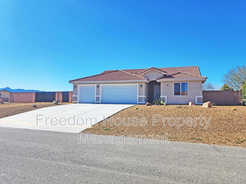 Pahrump House: 6660 Stubblefield Drive