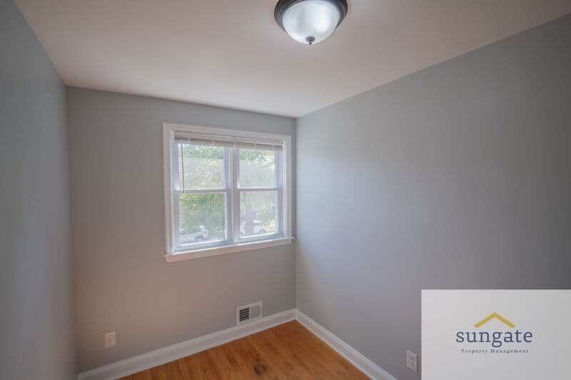 Baltimore Townhome: 1328 Deanwood Rd