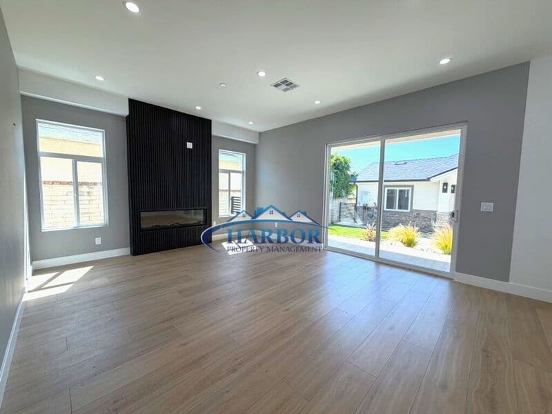 Torrance House: 2126 W 238th Street