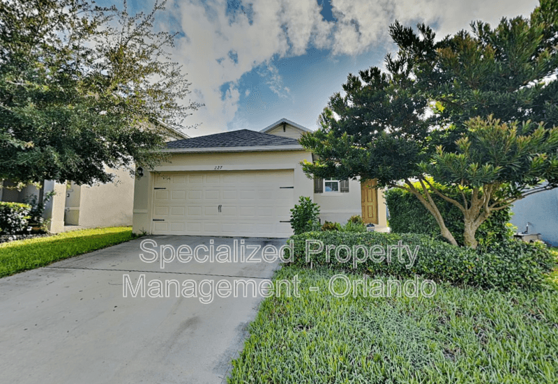 Deland House: 227 Duke Dr