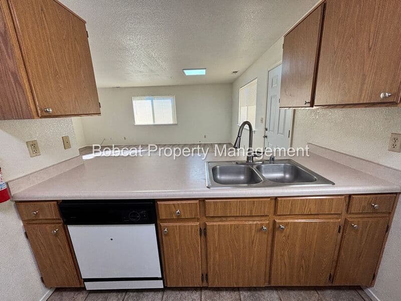 Dayton Condo: 136 Dayton Village Parkway