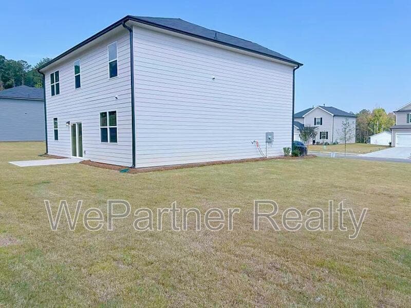 Douglasville House: 7225 Lacey Dr