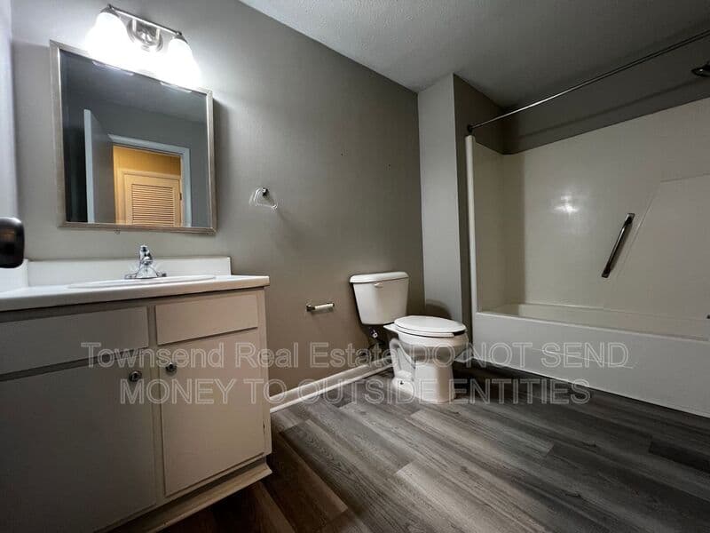 Fayetteville House: 5853-H Century Oaks Drive