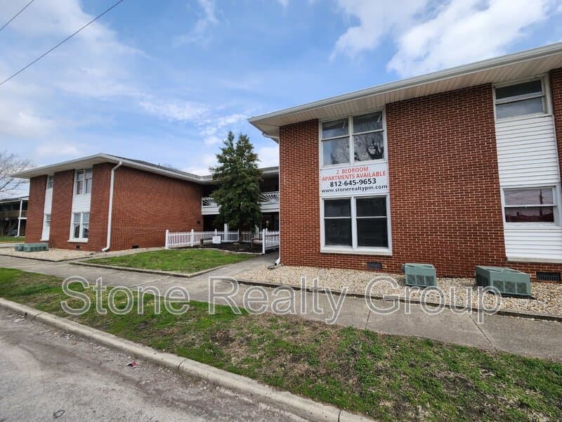 Vincennes Condo: 304 Shelby Street