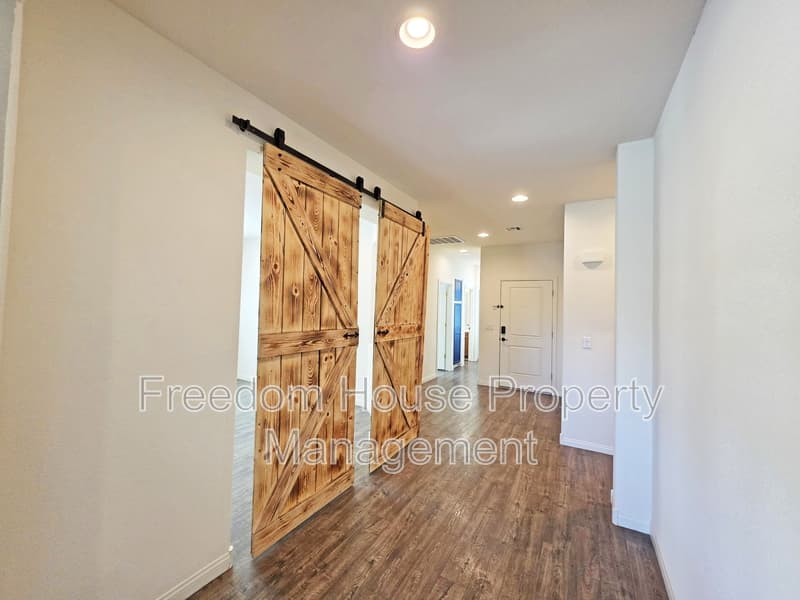 Pahrump House: 5628 San Marco Drive
