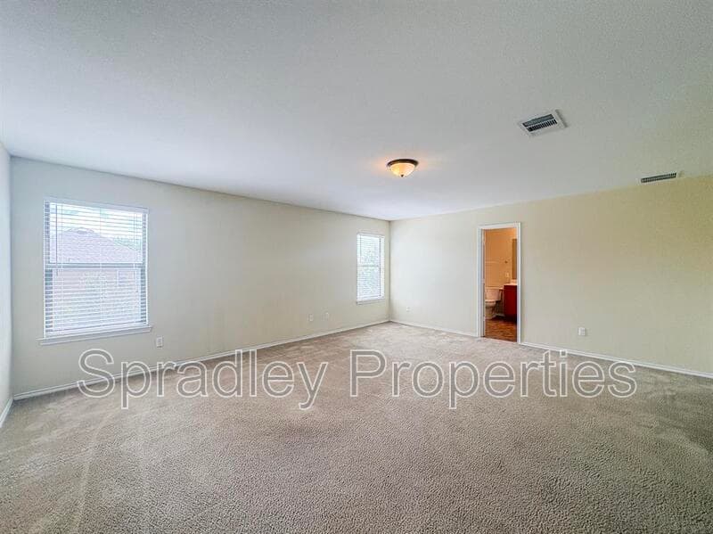 Temple House: 1047 Tumbleweed Trl