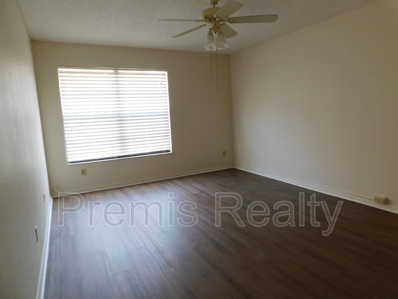 Pinellas Park Condo: 8711 40th Way N 83
