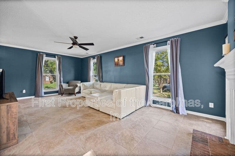 Charlote House: 612 Grays Creek