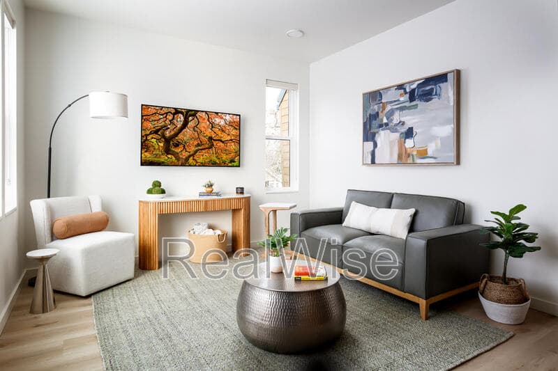 Ashland House: 168 Garfield St