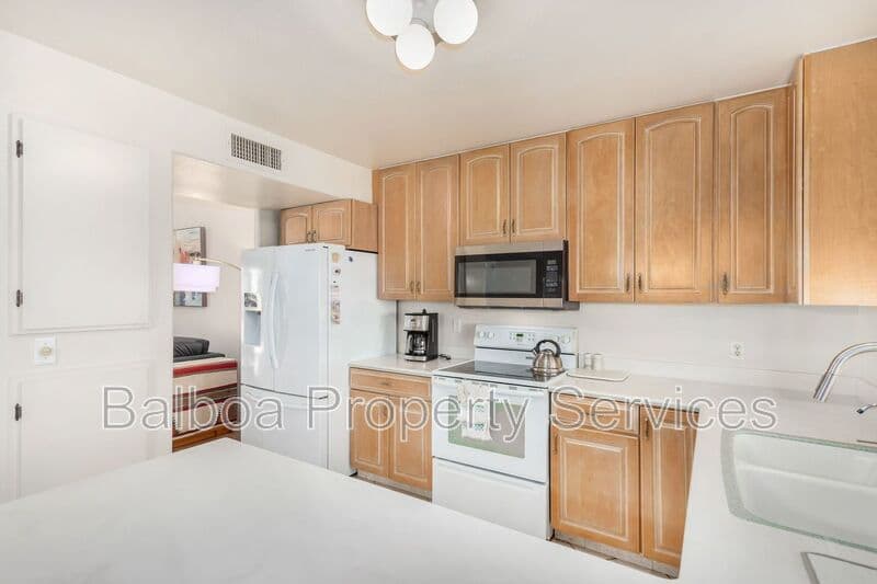 Mesa Condo: 220 N 22nd Pl
