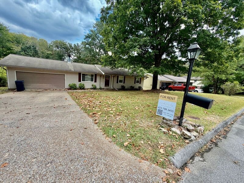 Ooltewah House: 5428 Country Village Dr