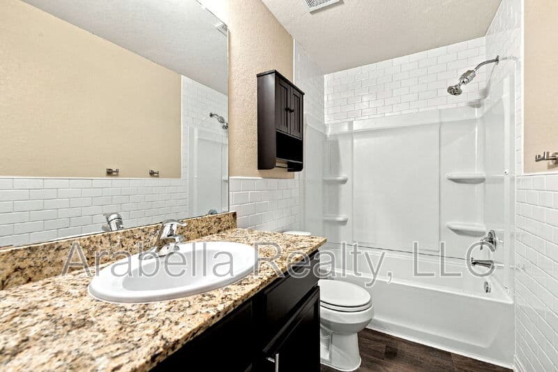 San Antonio House: 11641 Claudette St