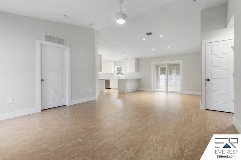 Palm Coast House: 12 Walt Place