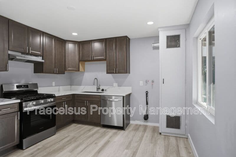 San Diego Condo: 3225 Van Dyke Ave