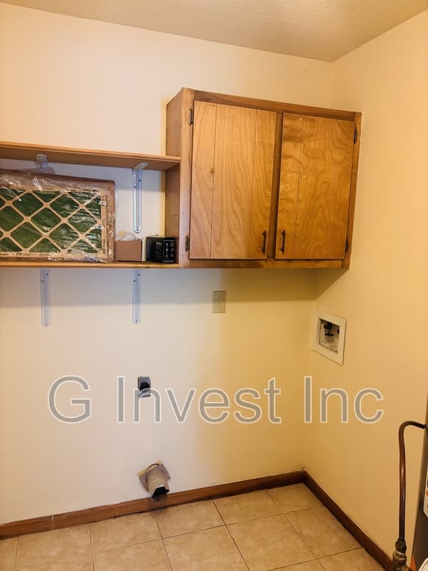 College Park House: 2795 Foxhall Lane N