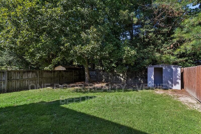 Williamsburg House: 139 Raintree Way