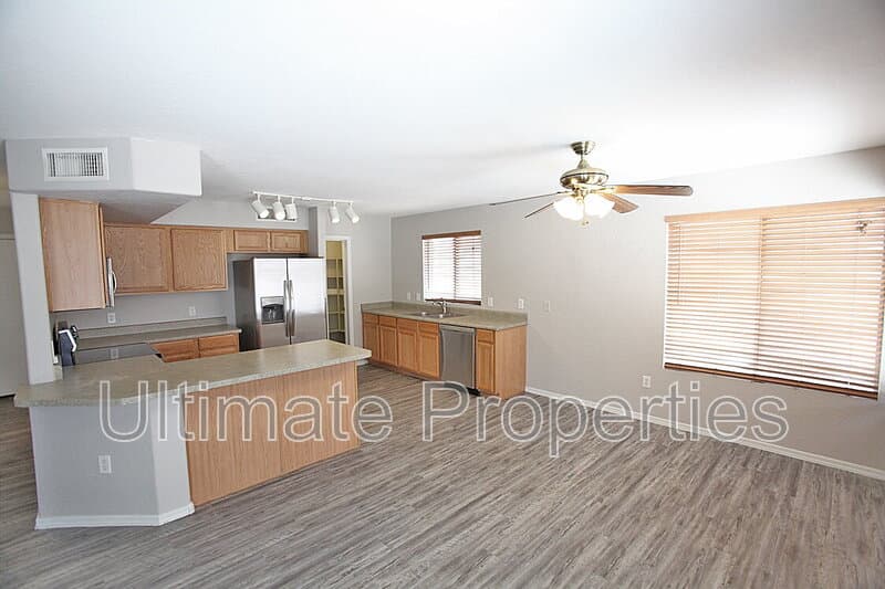 Litchfield Park House: 6132 N Florence Ave