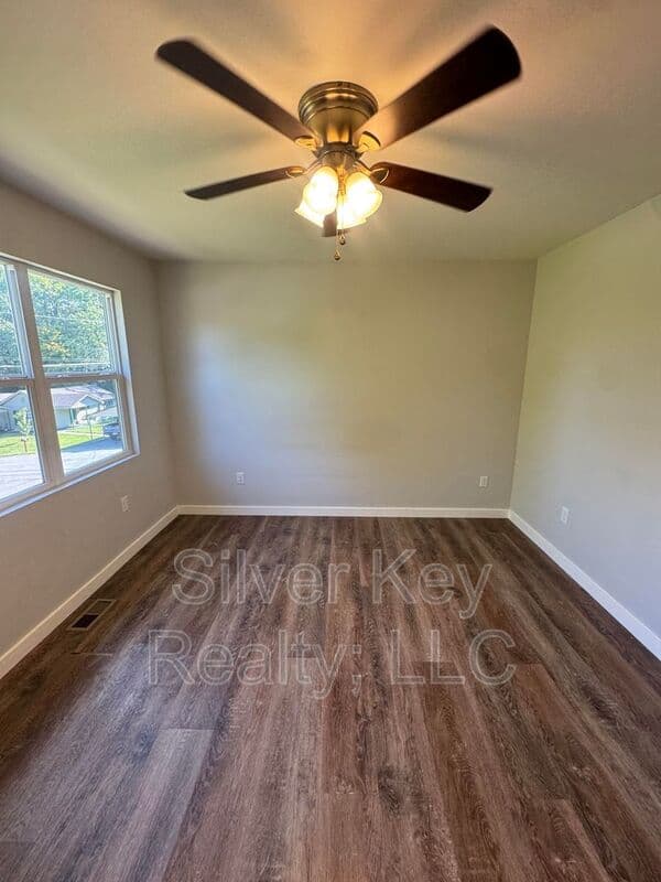 Athens House: 1603 Hutsell Drive