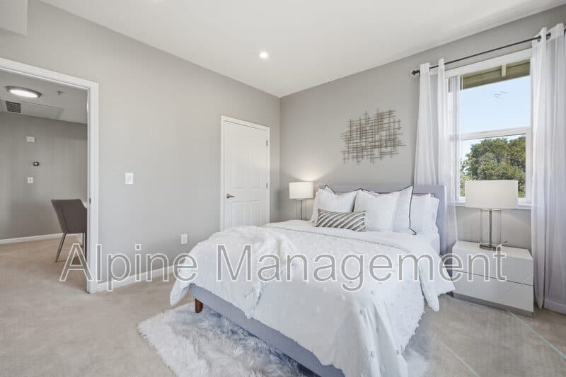 East Palo Alto Condo: 1982 West Bayshore Road - Main