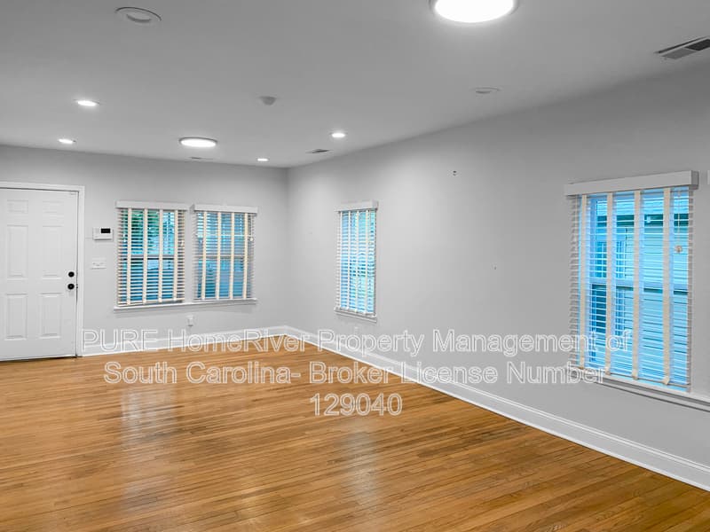 North Charleston House: 1919 Norwood St