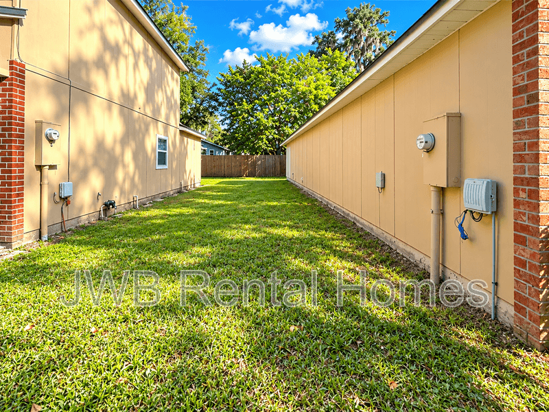 Jacksonville House: 8315 Oden Ave
