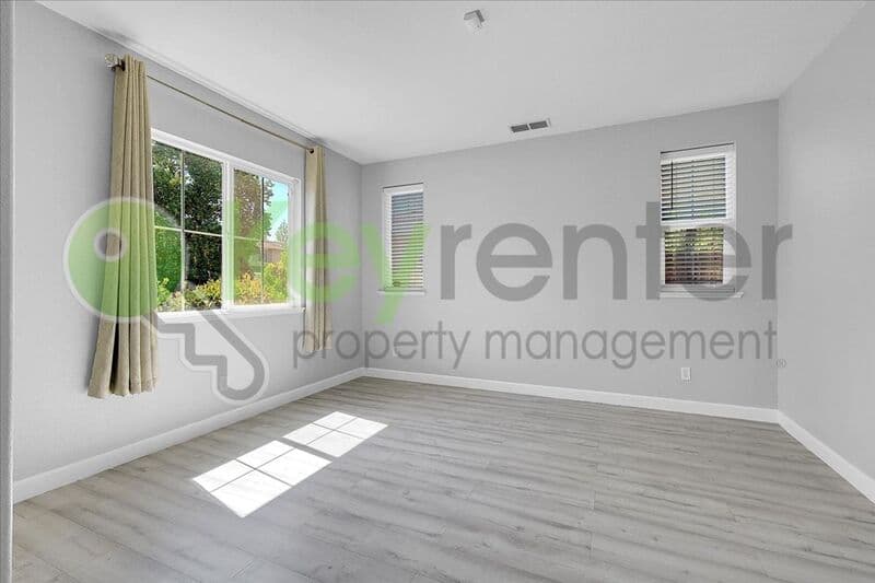 Lincoln House: 1740 Allenwood Circle